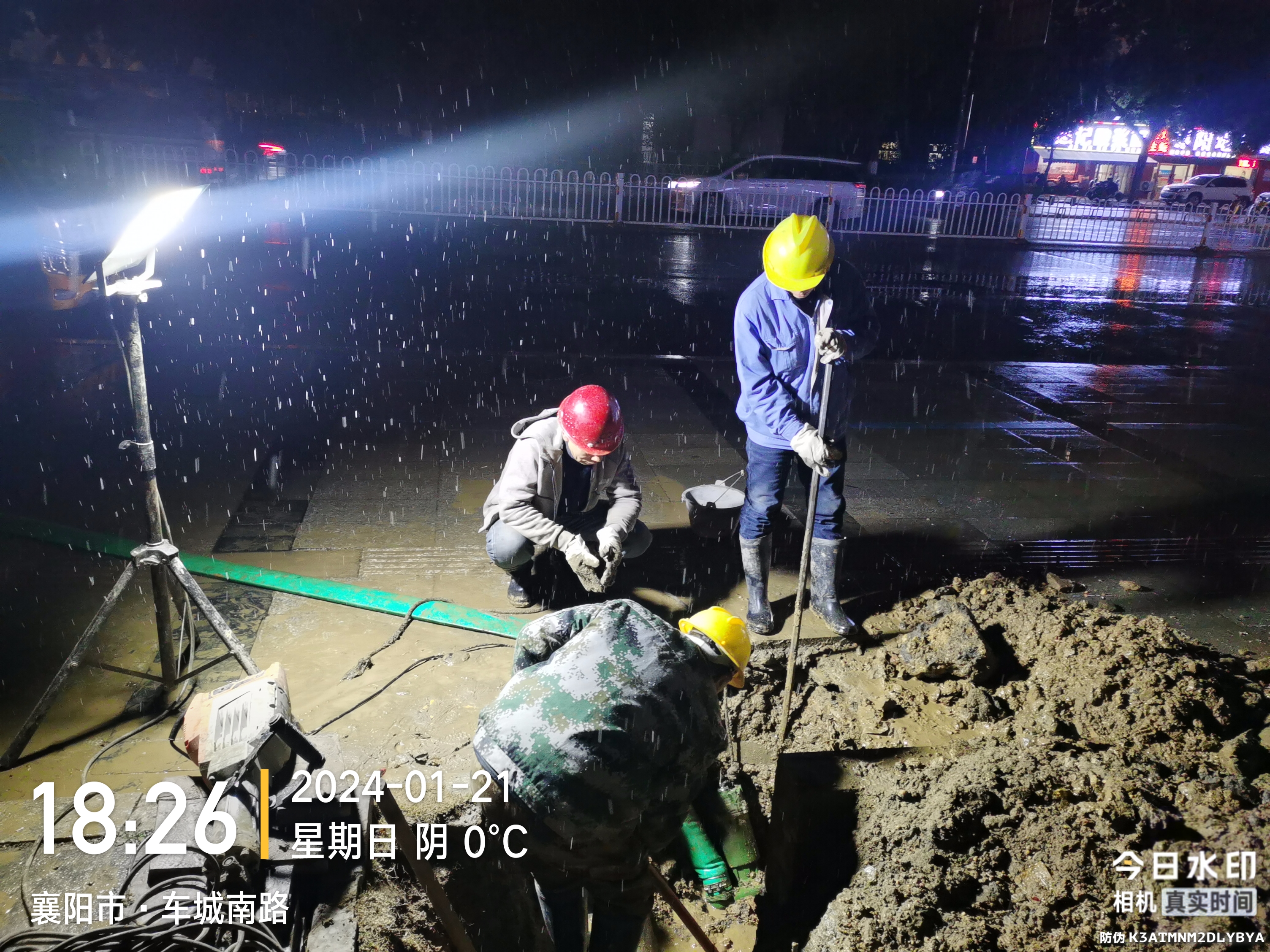 保障供水，樊城管網(wǎng)“凍”真格！